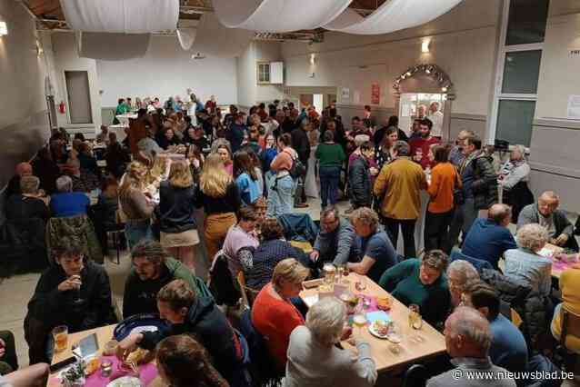 Familia-team nodigt buren uit op buurtborrel