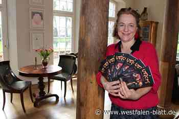 „Voices“ zeigt Kette voller Edelsteine in Holzhausen