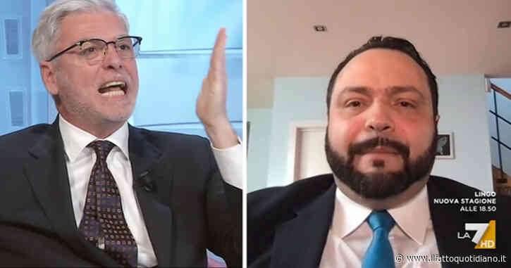 Castaldo (M5s) su La7: “Che senso ha parlare di lavoro quando gli stipendi sono da fame?”. E la reazione di Mollicone (Fdi) è fuori controllo