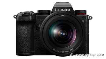 Save $500 dollars on the Panasonic Lumix S5 with a lens attachment