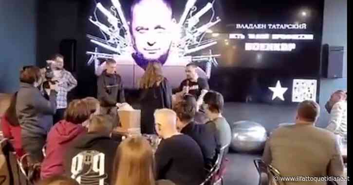 Attentato San Pietroburgo, la consegna della statuetta a Tatarsky e il momento dell’esplosione: i video