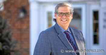 Saverino leads in race for Carol Stream president