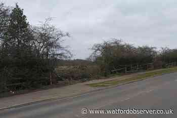 Bushey Mill Lane fence to be repaired after car crash