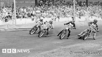 Swindon Abbey Stadium: reconstruction work begins