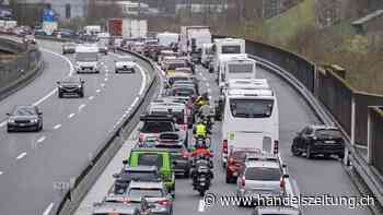 Osterreiseverkehr sorgt für Staus vor dem Gotthard-Nordportal