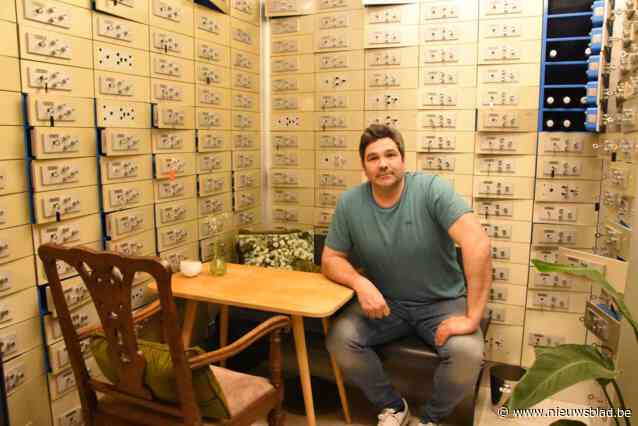 Steeds minder banken, maar hier kan je  lunchen of ontbijten tussen de oude bankkluisjes: hippe bar ademt sfeer van weleer