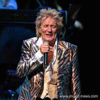 Rod Stewart and Penny Lancaster donate signed teapot to charity auction