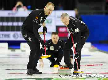 Canada’s Gushue rolls to 8-3 win over Czech Republic at world men’s curling playdowns