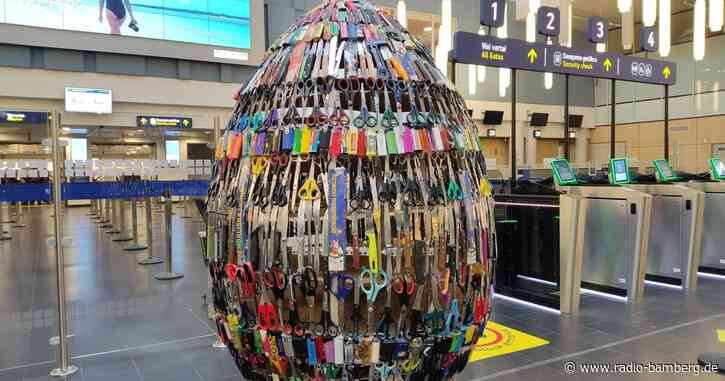 Ein großes Osterei aus verbotenen Gegenständen