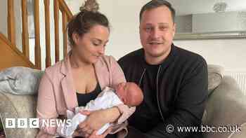Nuneaton baby receives home phototherapy treatment for jaundice