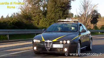 Compravendite di calciatori sospette: la finanza nelle sedi di Roma e Lazio