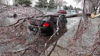 Southwestern Quebec hit with freezing rain, hundreds of thousands without power