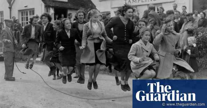 Good Friday skipping: English Heritage aims to jump-start neglected Easter tradition