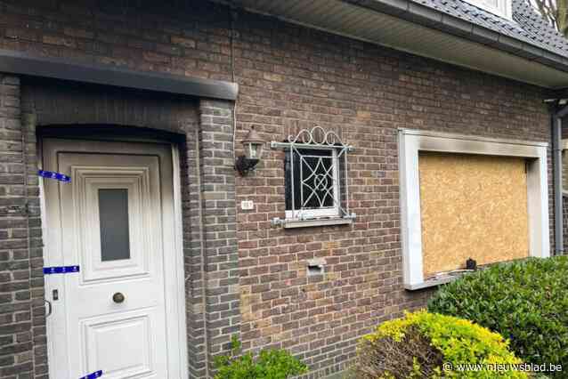 89-jarige Charles sterft na zware woningbrand, vrouw in ziekenhuis: “ze waren zo gelukkig in hun huis”