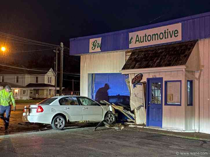Car crashes into N. Clinton St. building