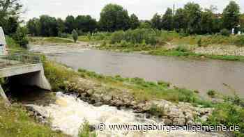 Vorfall an der Wertach: Mann will Spaziergängerin den Hund wegnehmen