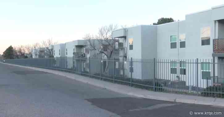 Apartment catches fire in northeast Albuquerque