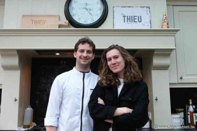 Matthieu (27) ruilde gerenommeerde restaurants voor éigen keuken en start traiteurszaak met grote liefde Kim (27): “Zochten manier om vaker samen te zijn”