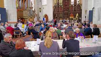 Alle können sich bei Vesperkirche in Braunschweig einbringen