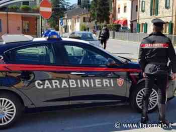 Sequestra la fidanzata minorenne dopo averla aggredita: denunciato