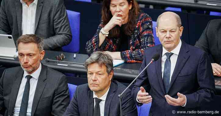 Tiefstwert: Mehrheit unzufrieden mit der Bundesregierung