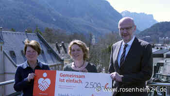 Sparkasse unterstützt die ehrenamtliche Tätigkeit der Katzenhilfe Salzachtal