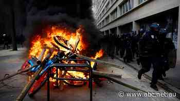 Pension protesters in Paris set fire to Emmanuel Macron's favourite restaurant
