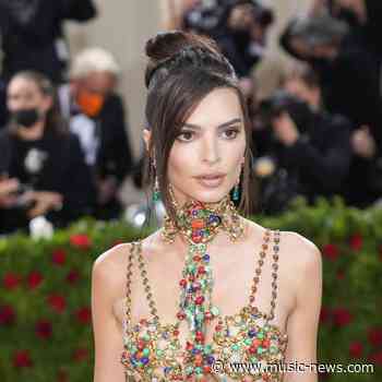 Emily Ratajkowski addresses Harry Styles kiss