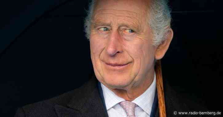 Geldscheine mit König Charles III. im Druck