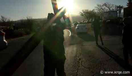 Thousands trek to El Santuario de Chimayó, Tomé Hill 