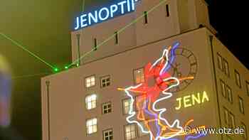 Osterhase am Ernst-Abbe-Hochhaus in Jena