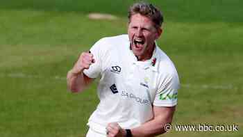 County Championship: Van der Gugten puts Glamorgan on top v Gloucestershire