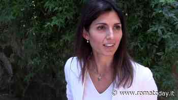 Stop all’invio delle armi: l’appoggio di Raggi al referendum scatena la polemica