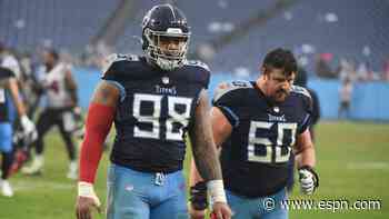 Sources: Titans, DL Simmons agree to 4-yr. ext.
