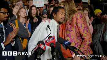 Expelled Tennessee lawmaker vows to return