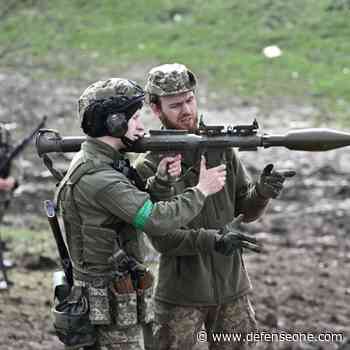 Some Ukrainian Troops are Still Using Soviet Methods, Despite US Training