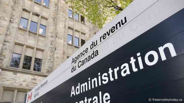 Federal tax workers vote in favour of striking in middle of tax filing season
