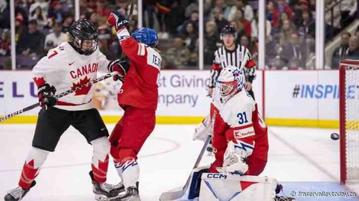 Poulin scores milestone goal, Canada beats Czechia 5-1