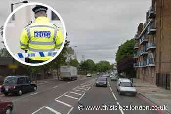 Wapping stabbing: Man rushed to hospital after street fight