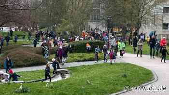 Kinder suchen und finden Osternester in Jena