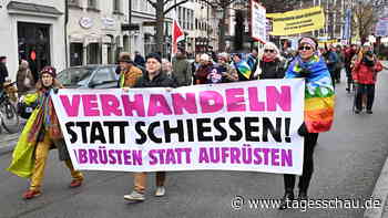 Ostermärsche: Tausende demonstrieren für Frieden in der Ukraine