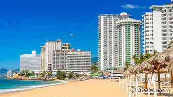 Acapulco shooting leaves 2 tourists dead near beach in Mexican resort town