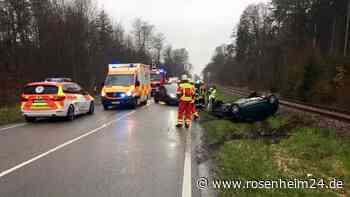 Ford kommt bei Forsting von B304 ab und überschlägt sich