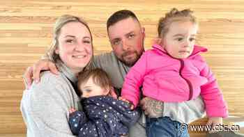 Sask. couple without much family invites 'strangers from the internet' to crash Winnipeg wedding