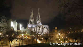 Ende der Energiesparmaßnahmen: Die Lichter gehen wieder an