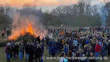 Faszination Osterfeuer: Tausende Braunschweiger beim Feuerzauber