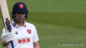 County Championship: Matt Critchley helps Essex take control against Middlesex