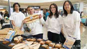 Manitoba high schoolers showcase entrepreneurial skills at Winnipeg trade fair
