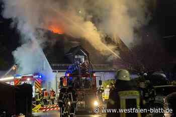 Großeinsatz in Bielefeld: Drei Häuser bei Brand zerstört