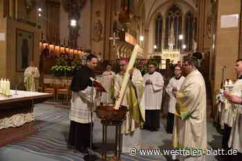 Osternacht im Hohen Dom zu Paderborn gefeiert